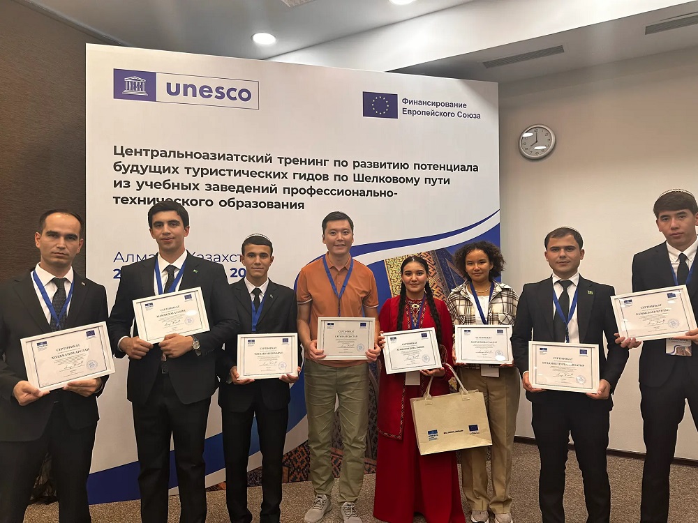 ТРЕНИНГ ДЛЯ БУДУЩИХ СПЕЦИАЛИСТОВ В СФЕРЕ ТУРИЗМА